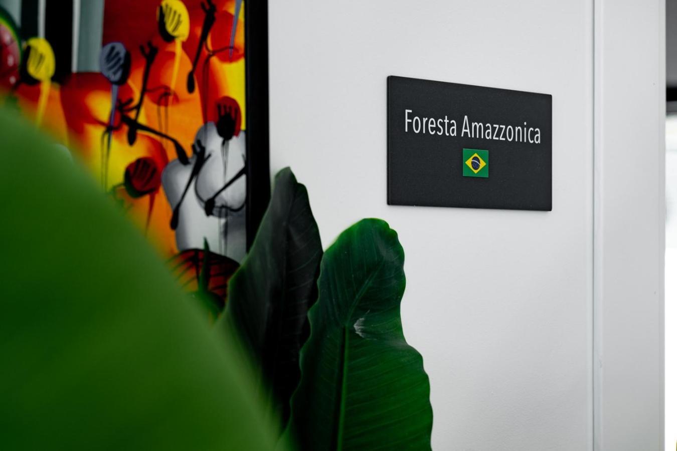 Luxury In The Jungle * Formello